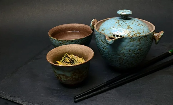 春の蝶に餌をあげる｜腐った果物で簡単に作れる蝶のビストロ